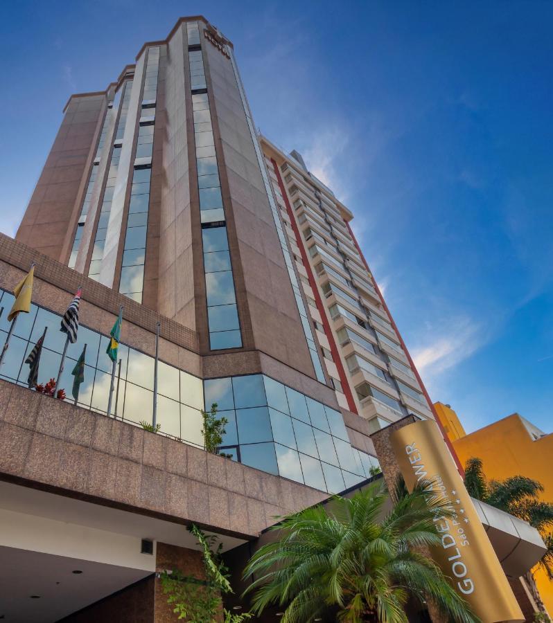 Fachada do Golden Tower Pinheiros by Fênix Hotéis